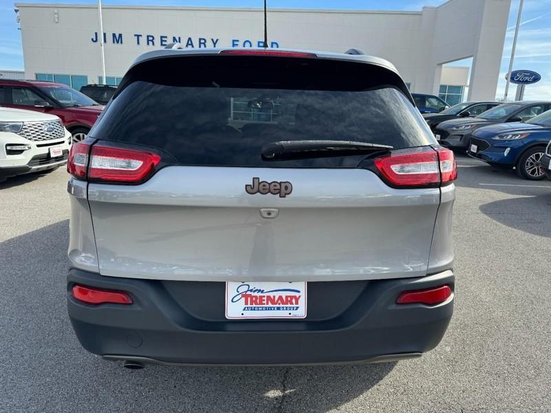 used 2016 Jeep Cherokee car, priced at $11,795