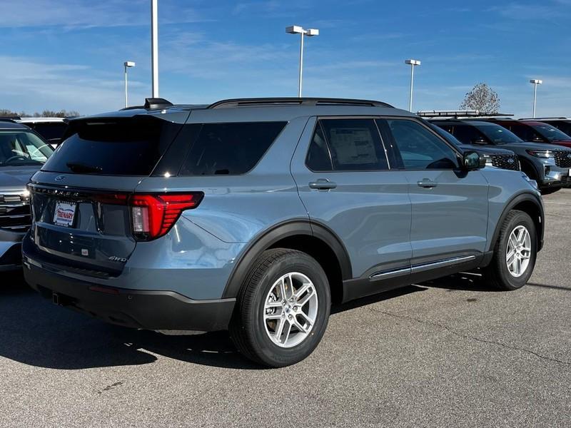 new 2025 Ford Explorer car, priced at $39,212