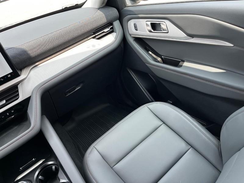 new 2025 Ford Explorer car