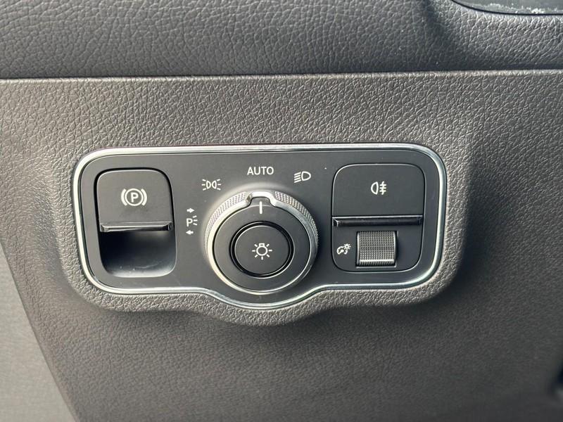 used 2020 Mercedes-Benz GLB 250 car, priced at $27,595