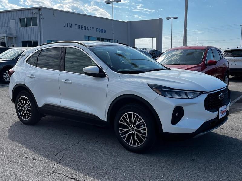 new 2025 Ford Escape car, priced at $39,995