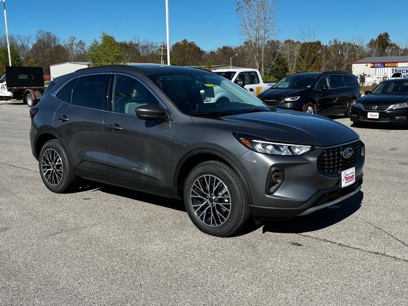 new 2025 Ford Escape car, priced at $37,405