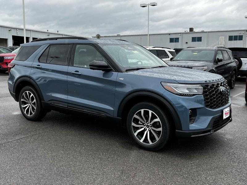 new 2025 Ford Explorer car, priced at $43,791