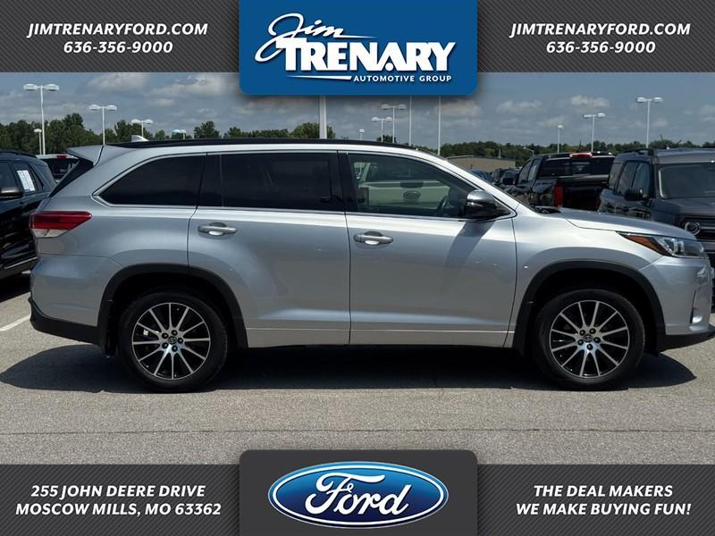 used 2017 Toyota Highlander car, priced at $22,295