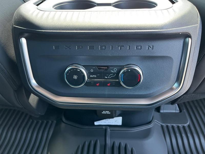 new 2025 Ford Expedition Max car