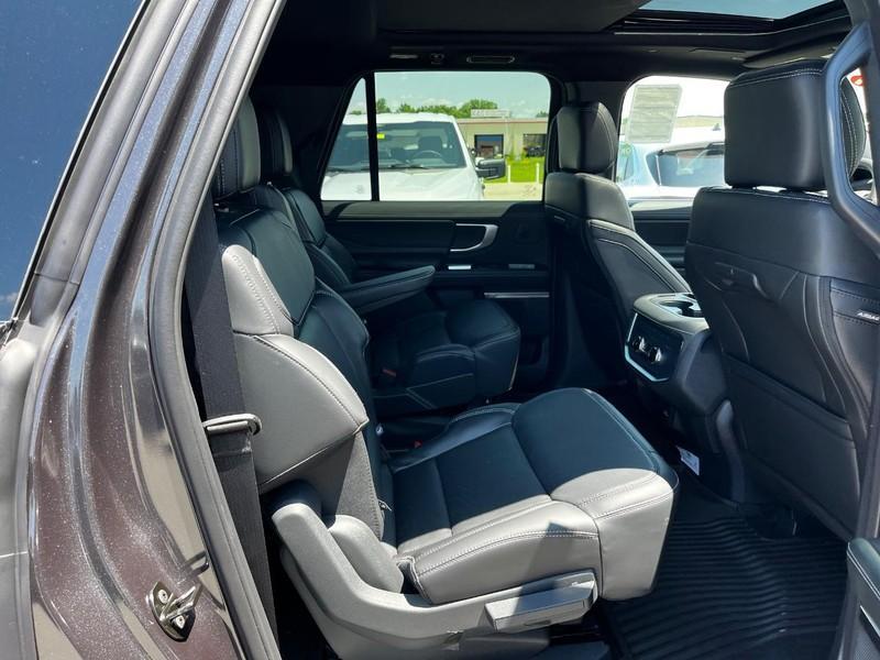 new 2025 Ford Expedition Max car