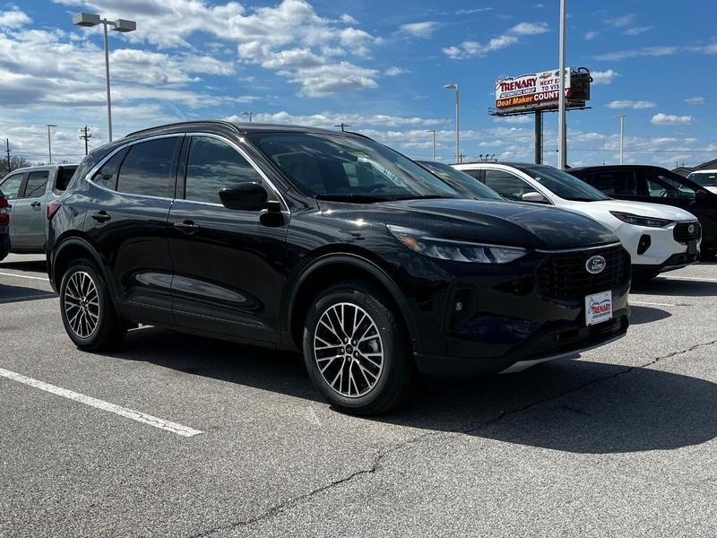 new 2025 Ford Escape car, priced at $31,248