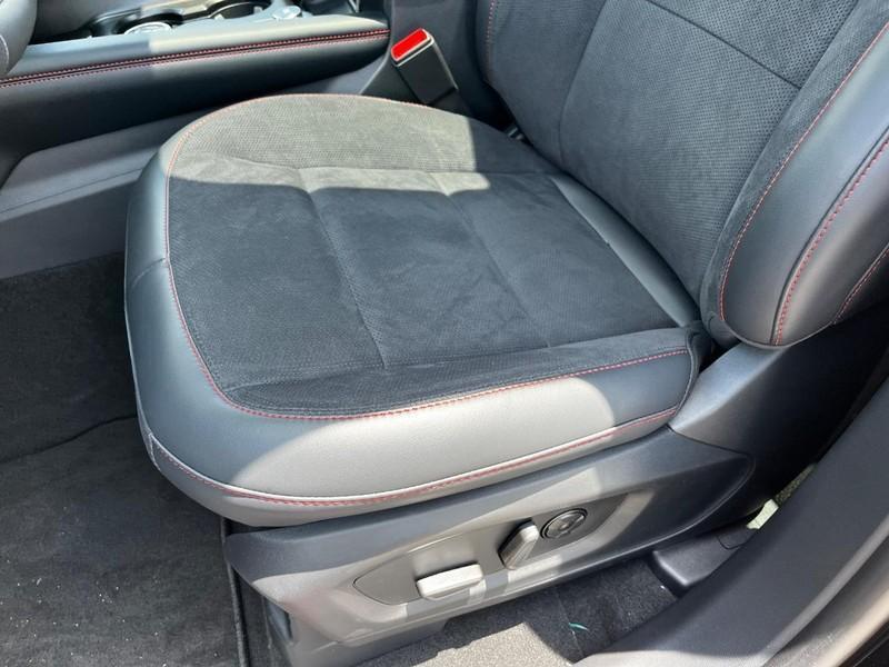 new 2025 Ford Explorer car