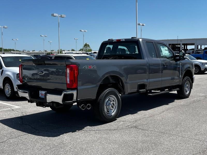new 2025 Ford F-350 car, priced at $60,895