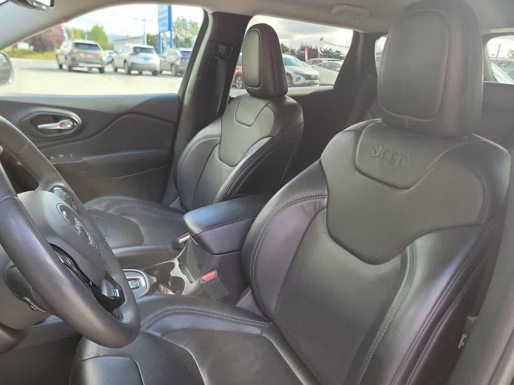 used 2023 Jeep Cherokee car, priced at $24,642