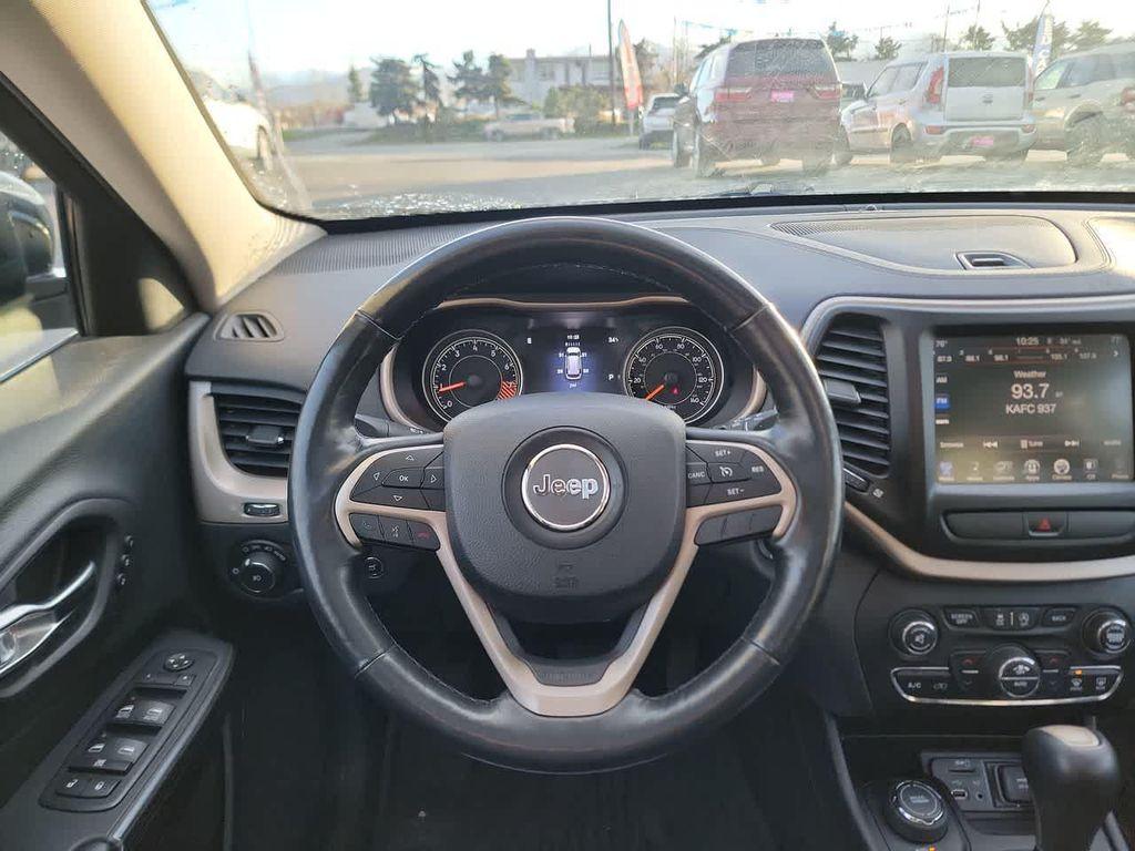 used 2015 Jeep Cherokee car, priced at $10,995