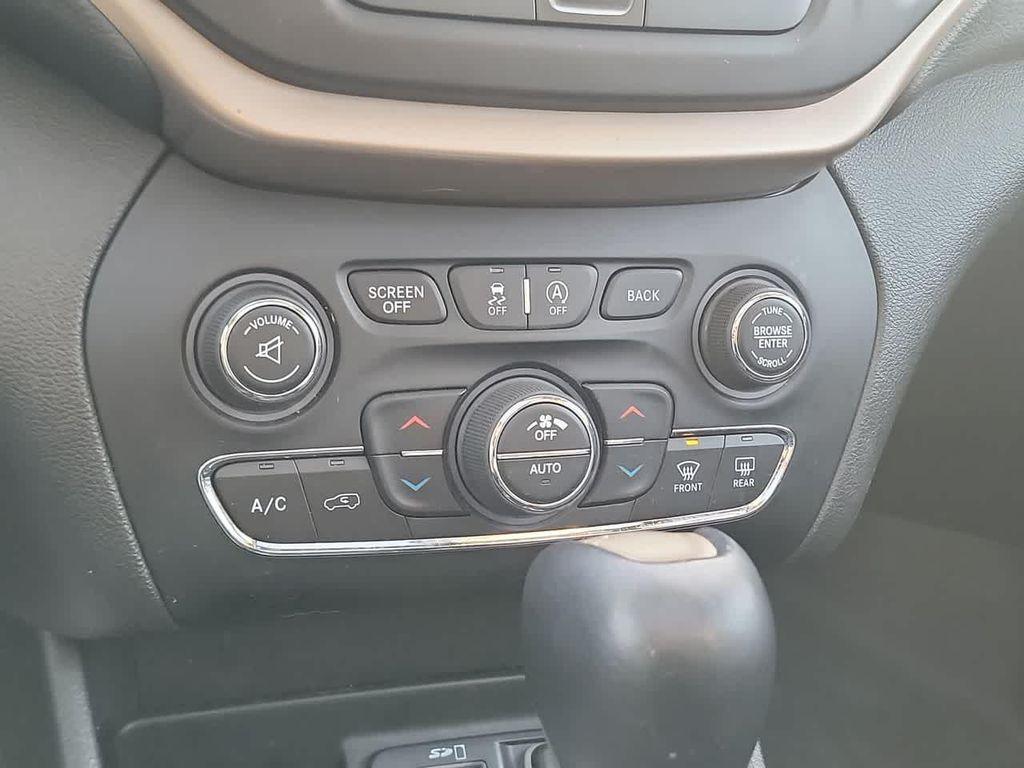 used 2015 Jeep Cherokee car, priced at $10,995