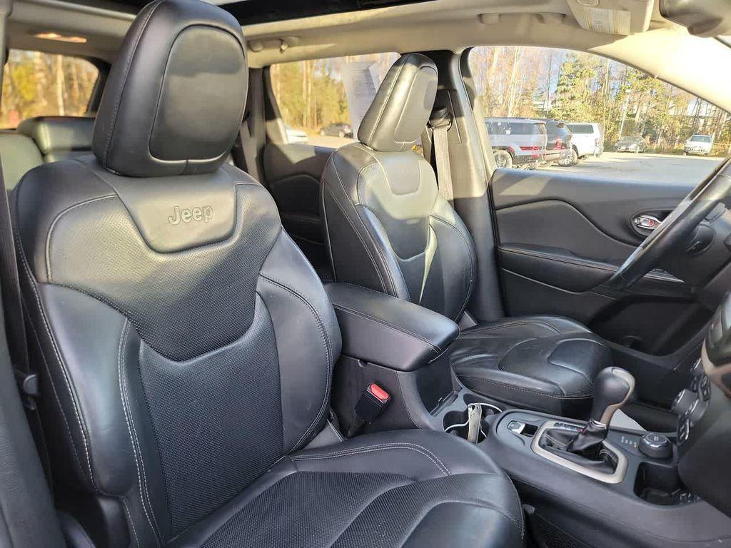 used 2015 Jeep Cherokee car, priced at $10,995
