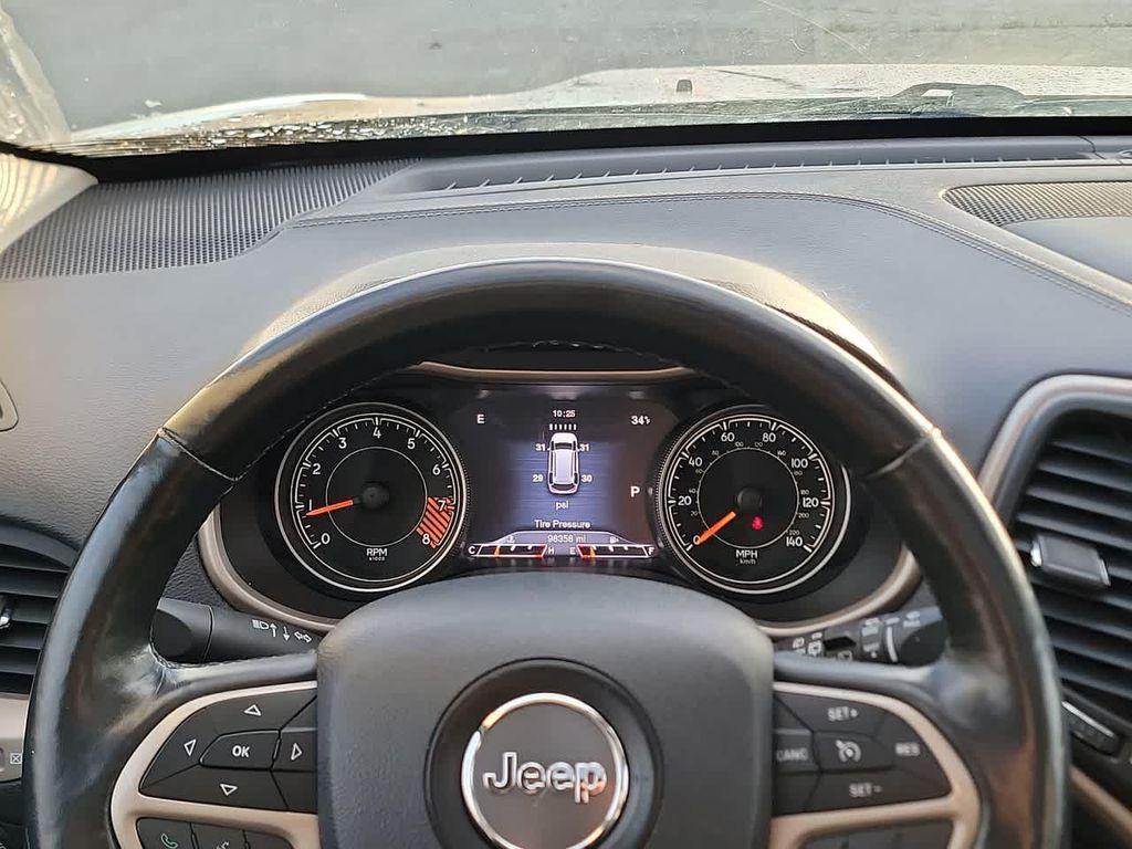used 2015 Jeep Cherokee car, priced at $10,995