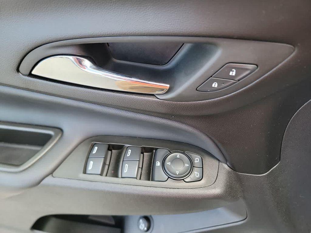 used 2024 Chevrolet Equinox car, priced at $26,962