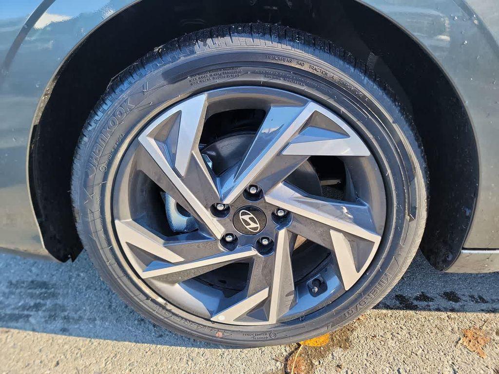 new 2025 Hyundai Elantra car, priced at $26,610