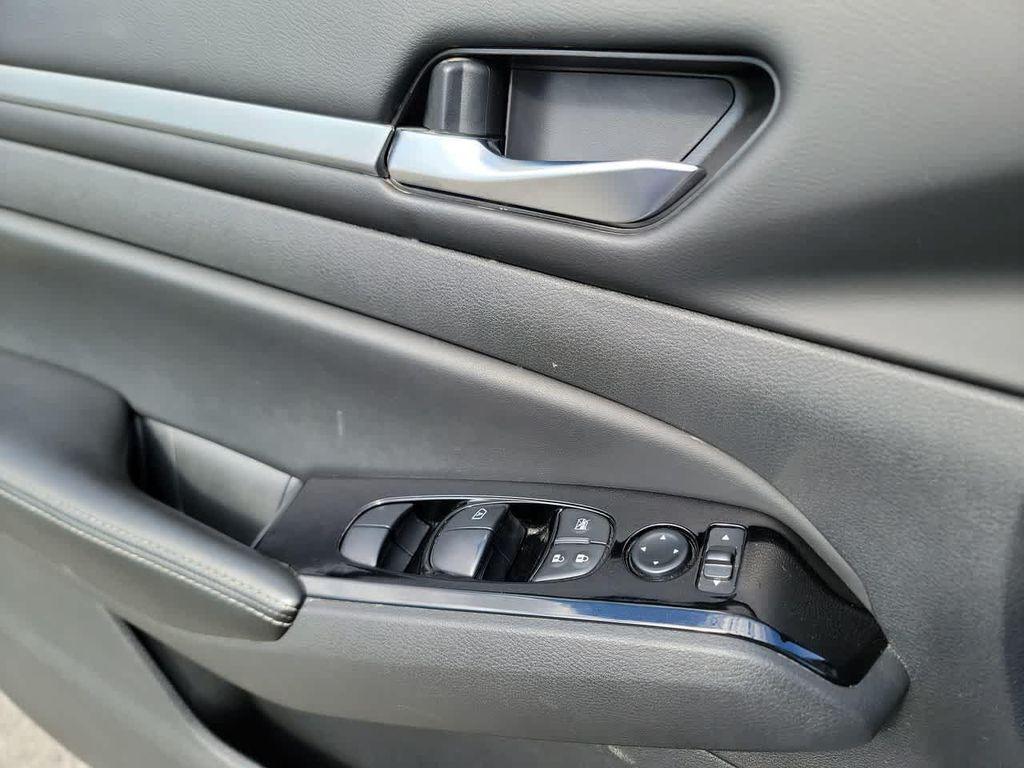 used 2023 Nissan Altima car, priced at $21,912