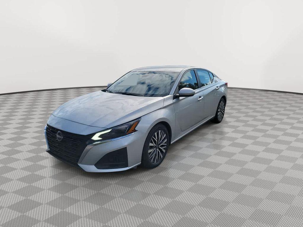 used 2023 Nissan Altima car, priced at $21,912