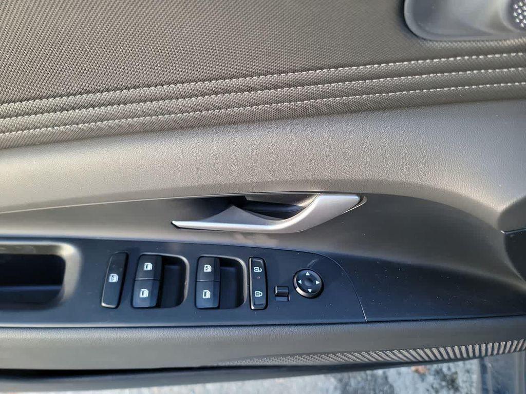 new 2025 Hyundai Elantra car, priced at $24,995