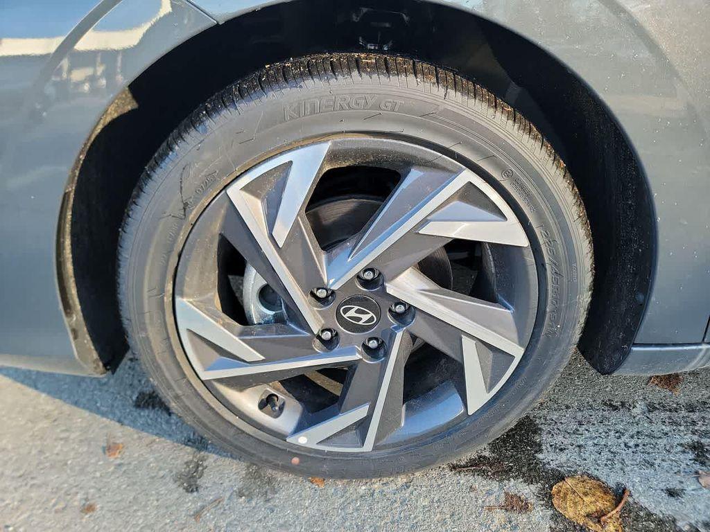 new 2025 Hyundai Elantra car, priced at $24,995