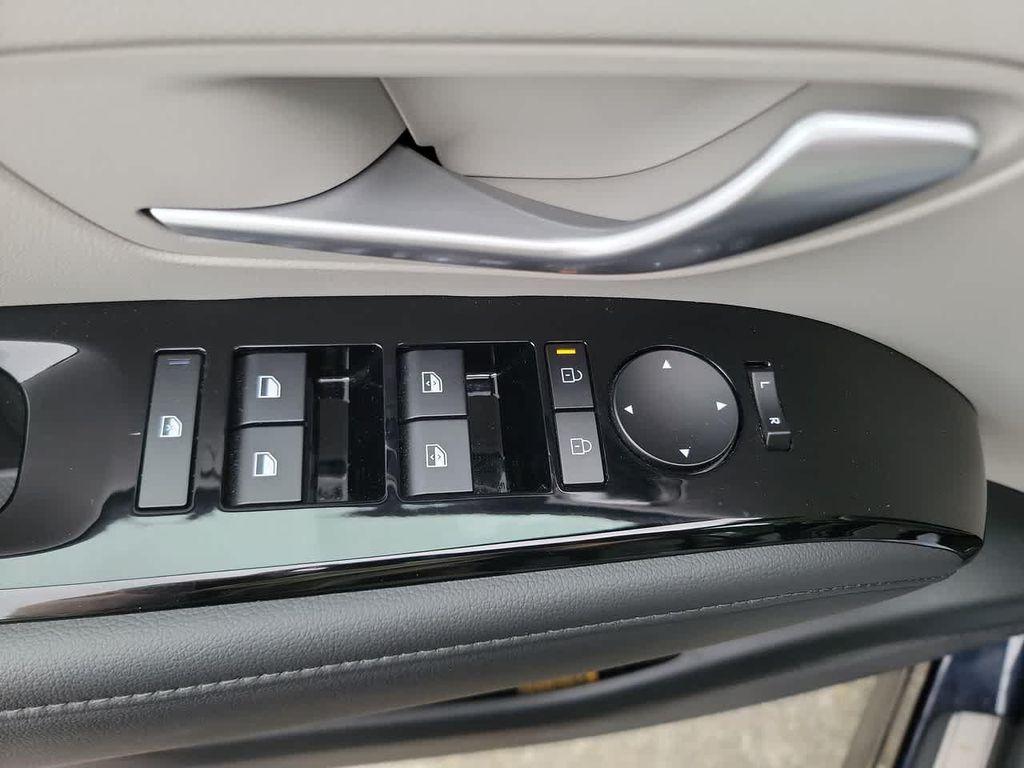 used 2025 Hyundai TUCSON Hybrid car, priced at $38,983