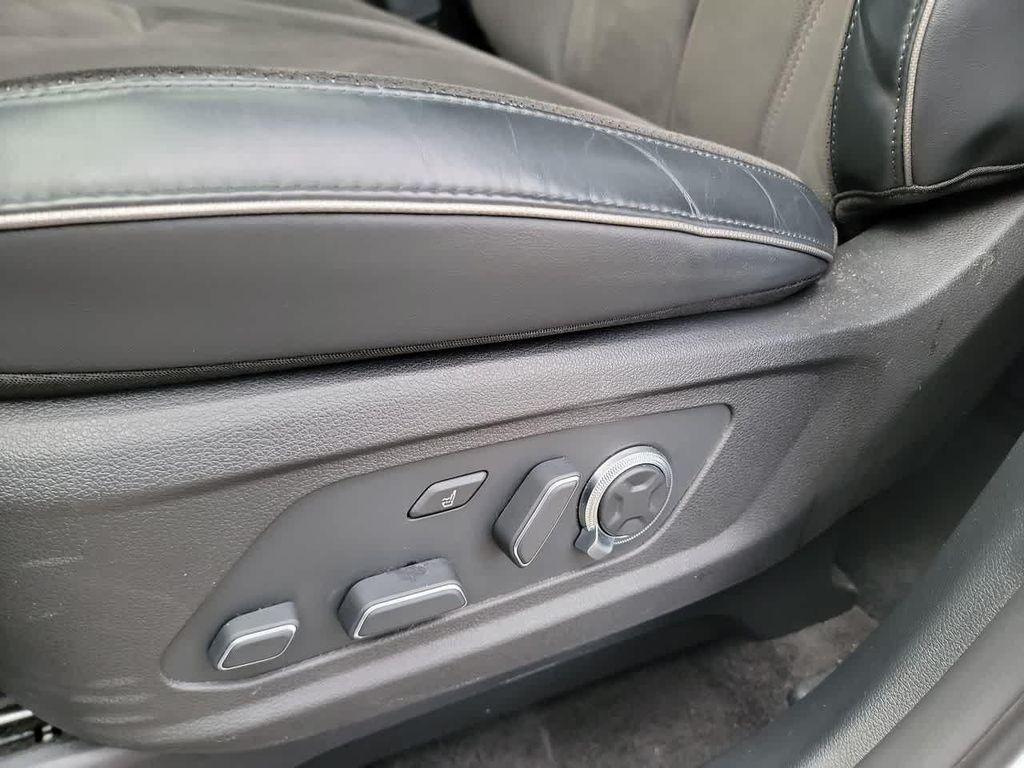 used 2025 Hyundai Palisade car, priced at $47,899