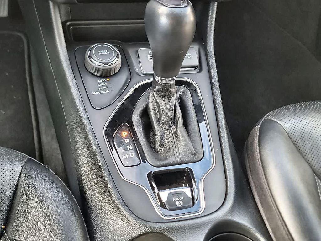 used 2023 Jeep Cherokee car, priced at $23,932