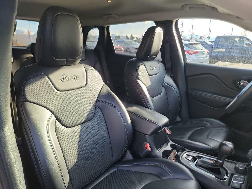 used 2023 Jeep Cherokee car, priced at $23,932