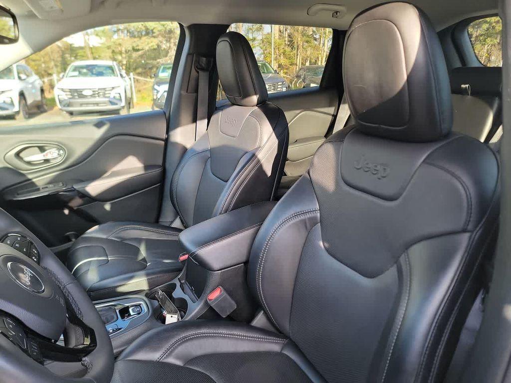 used 2023 Jeep Cherokee car, priced at $23,932