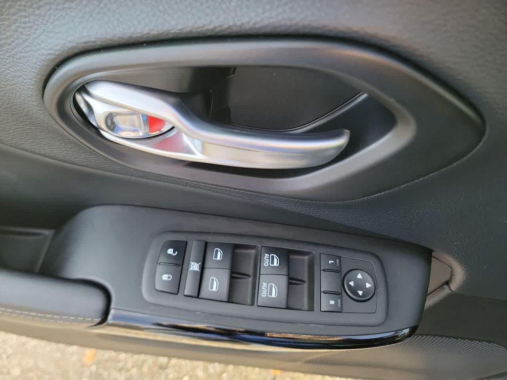 used 2023 Jeep Cherokee car, priced at $23,932