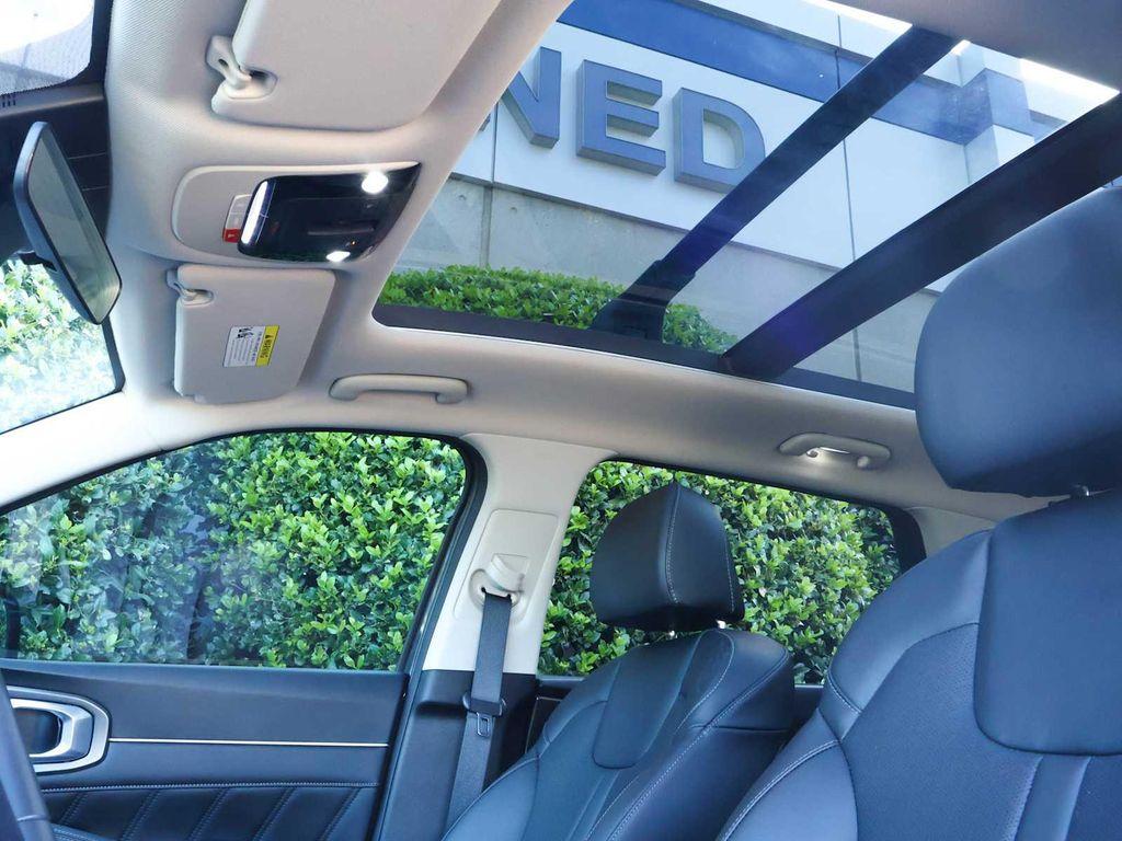 used 2022 Kia Sorento car, priced at $29,388