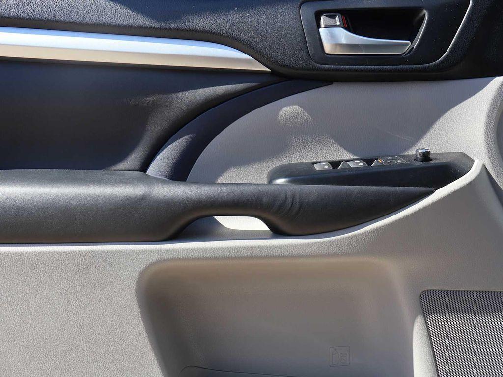 used 2018 Toyota Highlander car, priced at $24,495