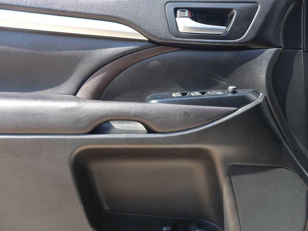 used 2016 Toyota Highlander car, priced at $15,991