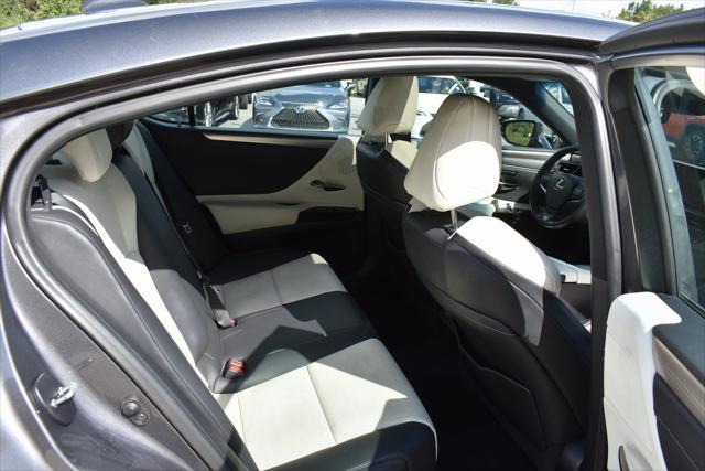 used 2022 Lexus ES 350 car, priced at $36,200