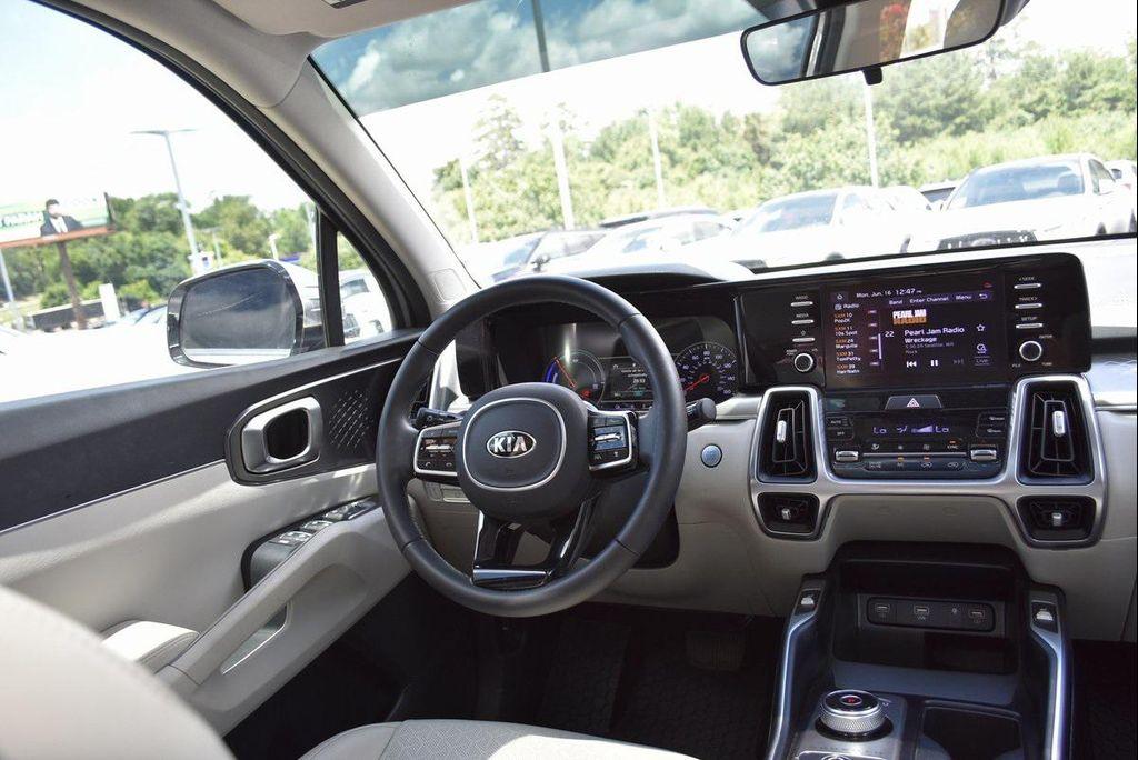 used 2021 Kia Sorento Hybrid car, priced at $22,999