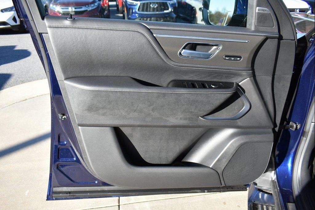 new 2025 INFINITI QX80 car, priced at $75,999