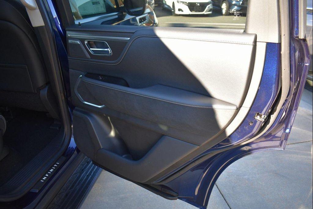 new 2025 INFINITI QX80 car, priced at $75,999