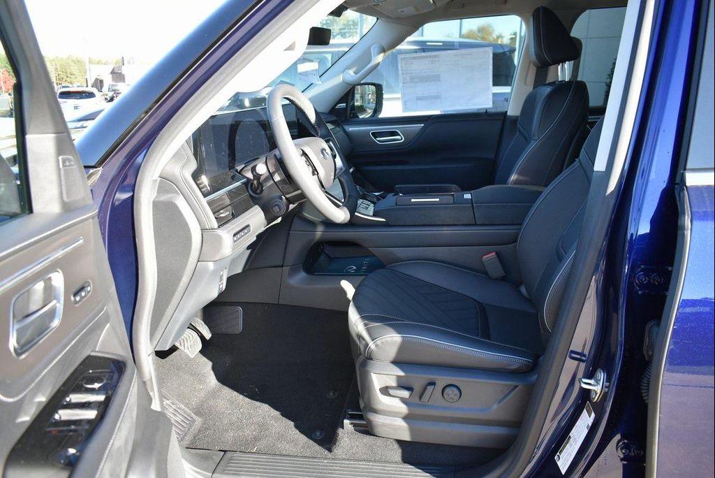 new 2025 INFINITI QX80 car, priced at $75,999