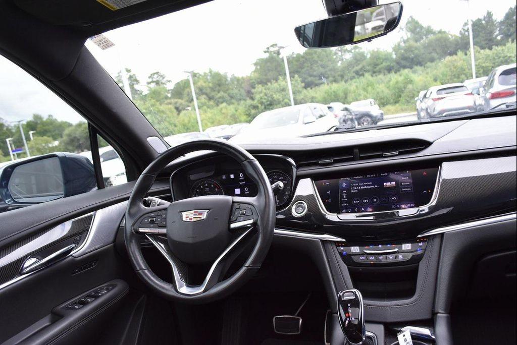 used 2020 Cadillac XT6 car, priced at $28,299