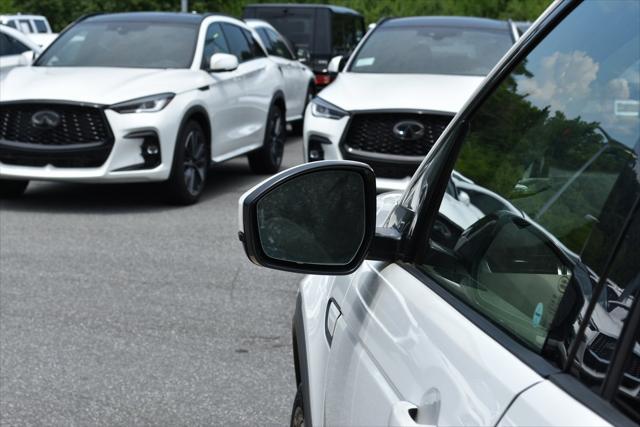 used 2020 Land Rover Discovery Sport car, priced at $16,626