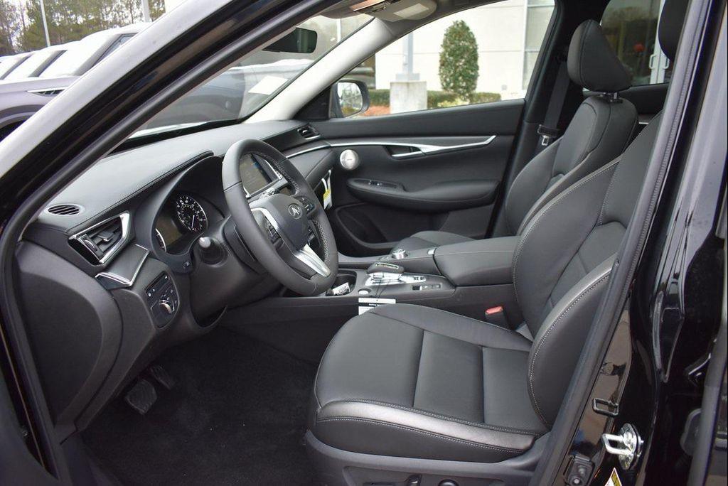 new 2025 INFINITI QX50 car, priced at $39,270