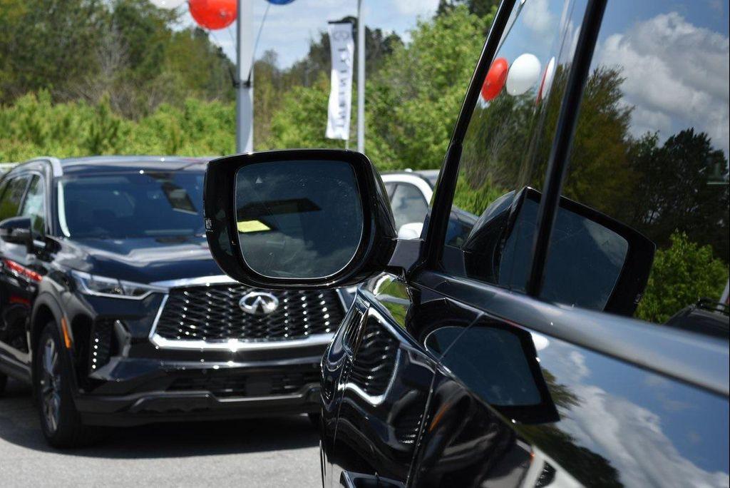 new 2025 INFINITI QX80 car, priced at $100,411