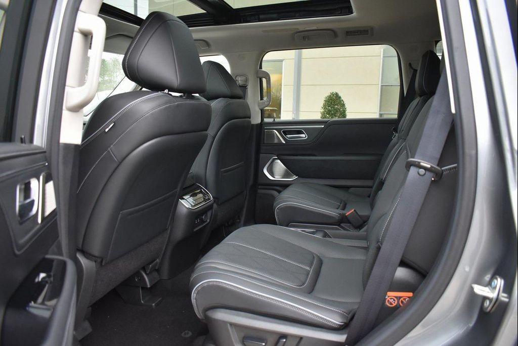 new 2025 INFINITI QX80 car, priced at $89,649
