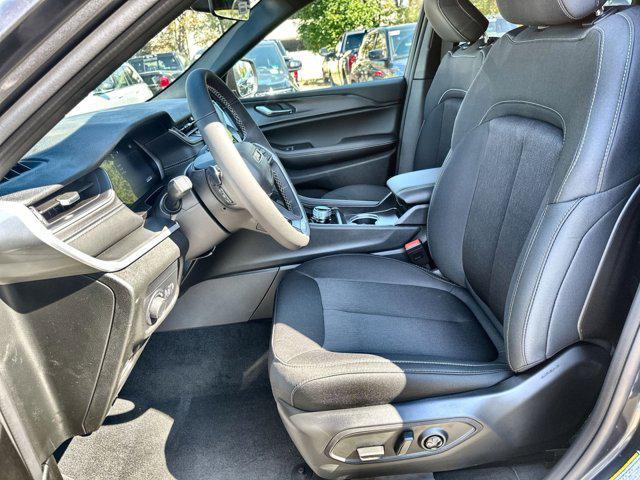 new 2025 Jeep Grand Cherokee car, priced at $37,507