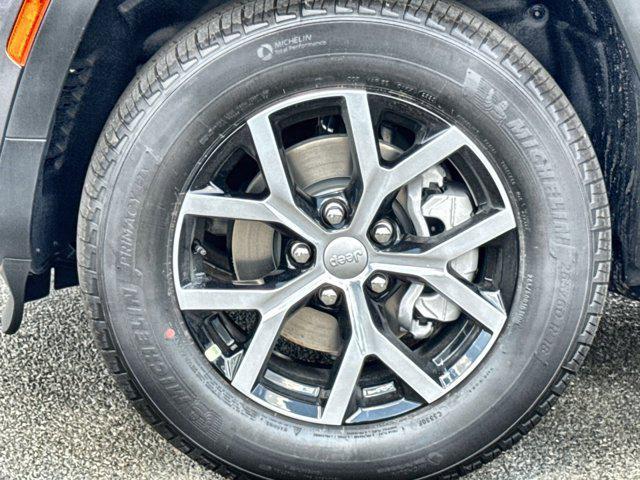 new 2025 Jeep Grand Cherokee car, priced at $43,207