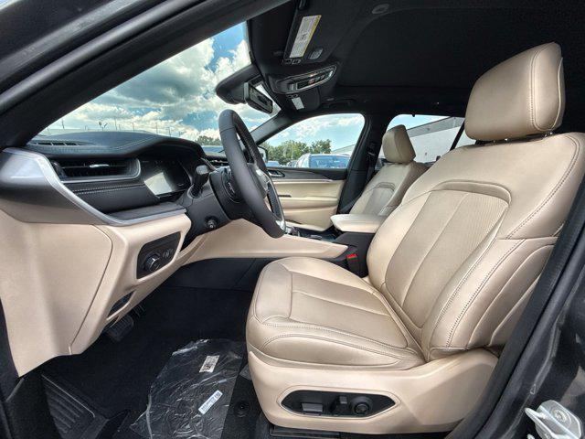 new 2025 Jeep Grand Cherokee car, priced at $43,207