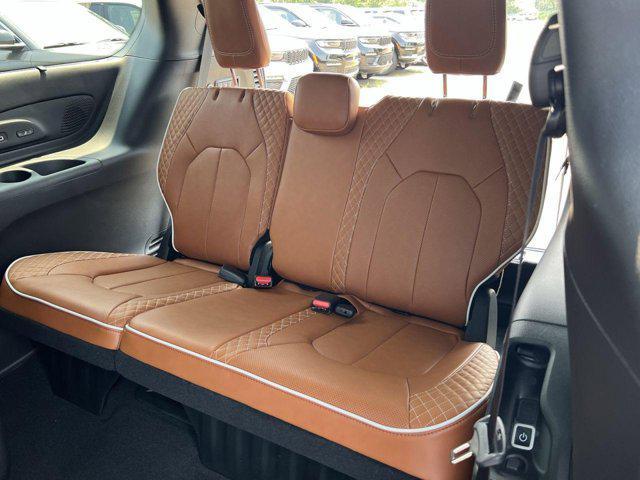 new 2025 Chrysler Pacifica car, priced at $45,318
