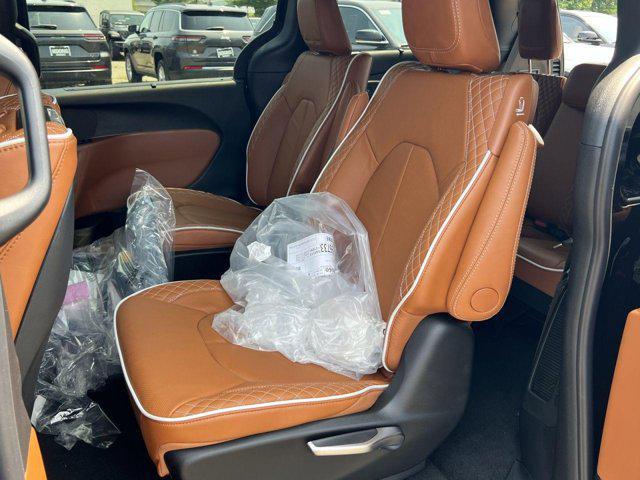 new 2025 Chrysler Pacifica car, priced at $45,318