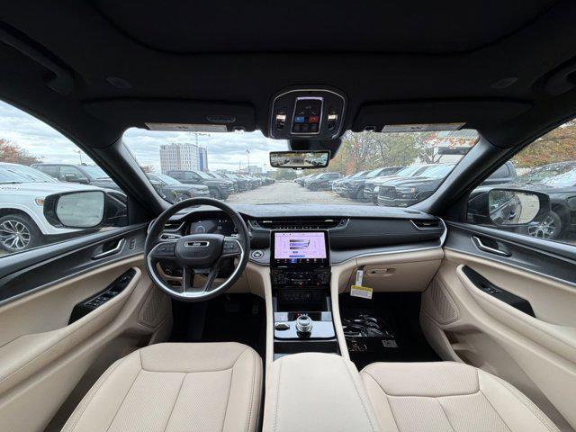 new 2025 Jeep Grand Cherokee car, priced at $52,935