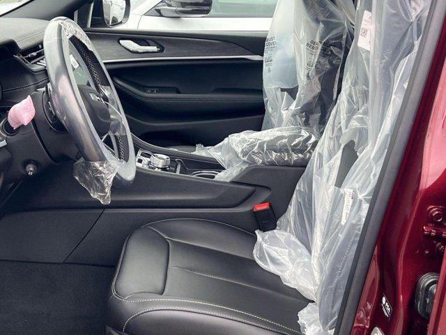 new 2025 Jeep Grand Cherokee car, priced at $42,063